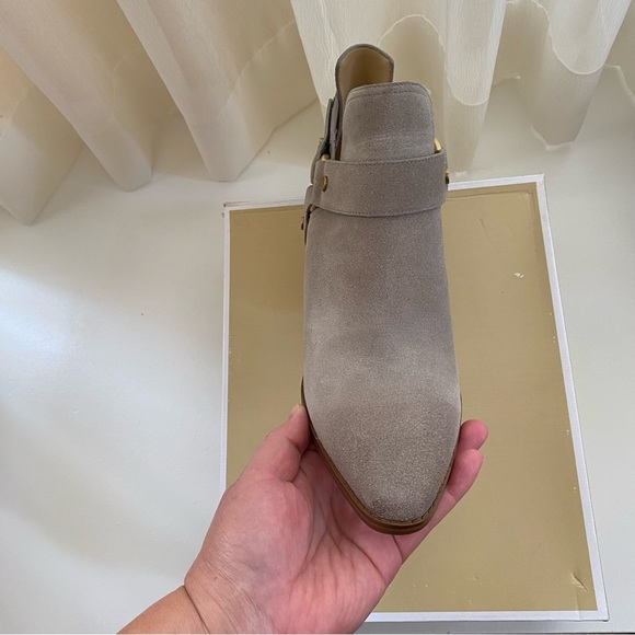 NWB MICHAEL MICHAEL KORS Pamela Suede Ankle Boots - Picture 5 of 9